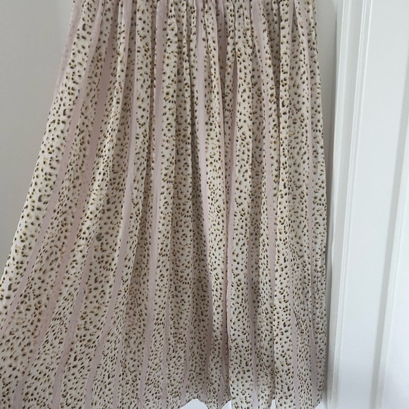 Elegant Cream Polka Dot Skirt Size Medium - Picture 6 of 9